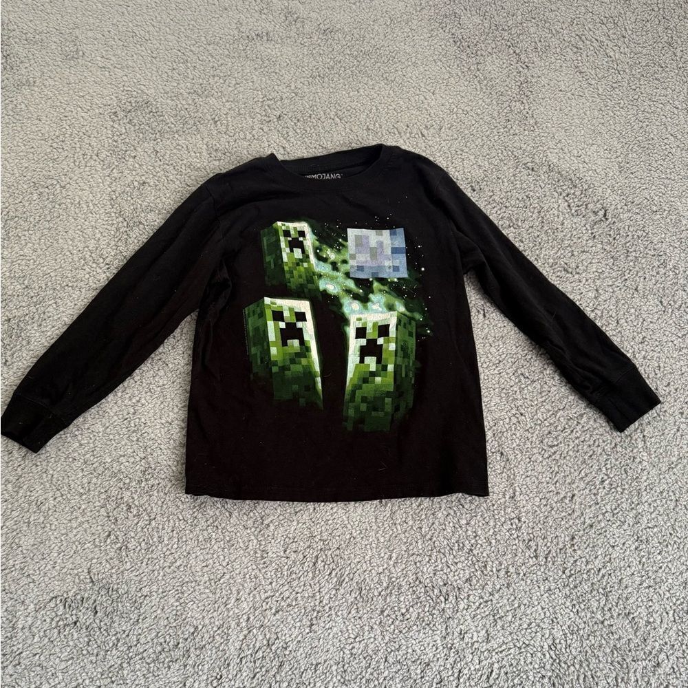 Mojang Minecraft youth, large,‎ long sleeve graphic shirt